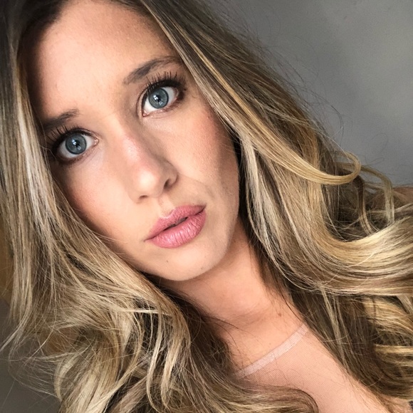 Meet your posher!!! - Picture 1 of 1